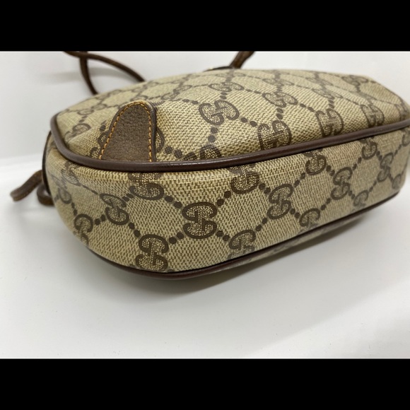 Gucci Supreme Round Crossbody - Picture 4 of 16
